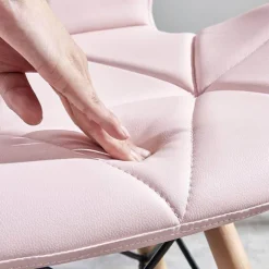 Moderner, einfacher, farbenfroher Heimstuhl