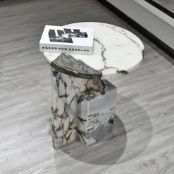 Moderner Marmor-Beistelltisch – Elegantes Akzentmöbel