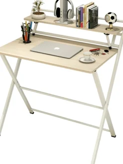 Moderner, stilvoller Büroschreibtisch aus Holz