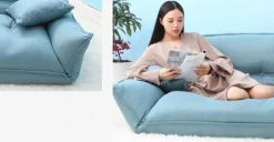 Modernes Schlafsofa ohne Beine mit 2 Kissen