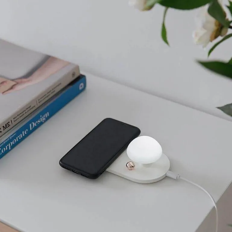Mushroom LED Night Light - USB Wireless Charging Lamp