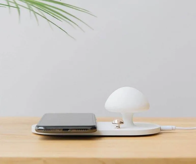 Mushroom LED Night Light - USB Wireless Charging Lamp