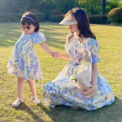 Mutter-Tochter-Kleid-Set aus Chiffon mit Blumenmuster – passende Sommer-Outfits