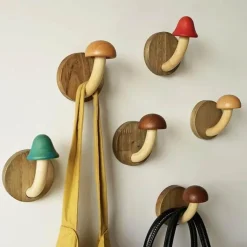 Mystic Mushroom Wandaufhänger - Kleiderständer aus Holz