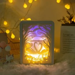 Nachtlampe aus Papierschnitzereien – Dekorative Stimmungsbeleuchtung