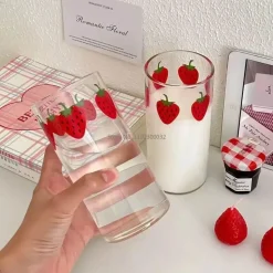 Nana Erdbeer-Glasbecher – süßer, hitzebeständiger, transparenter Wasserbecher