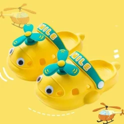 Niedliche Hubschrauber-Hausschuhe für Kinder – weiche Plüsch-Hausschuhe