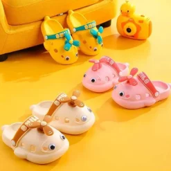 Niedliche Hubschrauber-Hausschuhe für Kinder – weiche Plüsch-Hausschuhe