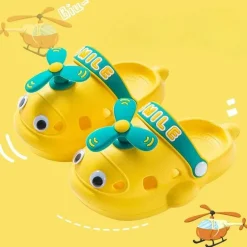 Niedliche Hubschrauber-Hausschuhe für Kinder – weiche Plüsch-Hausschuhe