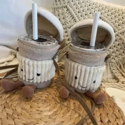 Niedliche Plüschtasche mit Kaffeetassenhalter