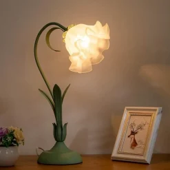 Nordische Blumen-Charme-Tischlampe - Eleganter Wohndekor-Akzent