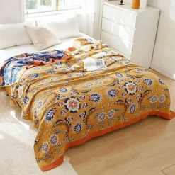 Nordische Blumendecke - Weiche Sommerdeko aus Baumwolle