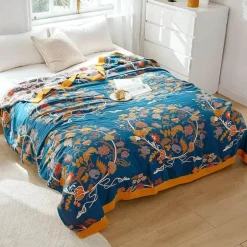 Nordische Blumendecke - Weiche Sommerdeko aus Baumwolle