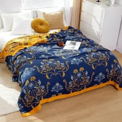 Nordische Blumendecke - Weiche Sommerdeko aus Baumwolle