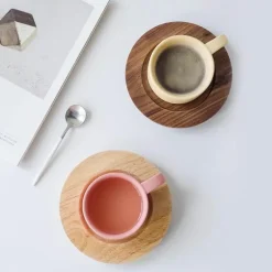 Nordische matte Kaffeetassen – elegantes, farbenfrohes Design