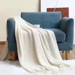 Nordische Strickdecke – Sofadekor aus weicher Wollmischung
