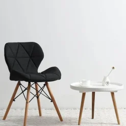 Nordischer Leder-Holzstuhl – Akzentmöbel im modernen Design