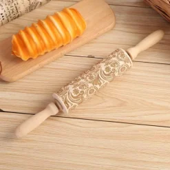 Nudelholz in Schneeflockenform – Plätzchenbackwerkzeug aus Holz für das Backen an Feiertagen