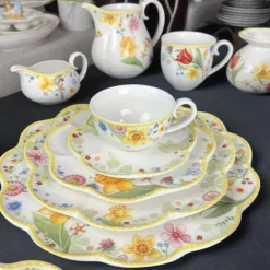 Oster-Tulpen-Geschirrset – Frühlingsinspiriertes Serviergeschirr aus Keramik