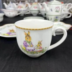 Oster-Tulpen-Geschirrset – Frühlingsinspiriertes Serviergeschirr aus Keramik