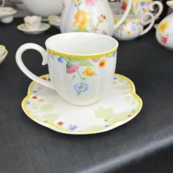 Oster-Tulpen-Geschirrset – Frühlingsinspiriertes Serviergeschirr aus Keramik