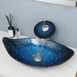 Ovales Aufsatzwaschbecken aus gehärtetem Glas mit Wasserfall-Wasserhahn-Kombination