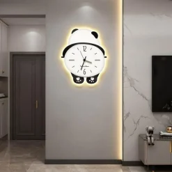 Panda-Wanduhr – Kreatives, schüchternes Panda-Design