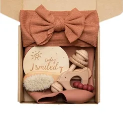 Pastellfarbenes Babyparty-Geschenkset – Entzückende Essentials für Neugeborene