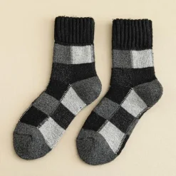 Patchwork-Crew-Socken für Herren – stilvolles, farbenfrohes Design
