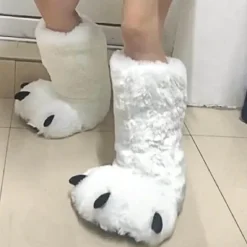 Pelzige Bärenklauen-Hausschuhe – Bequeme Winterhausschuhe