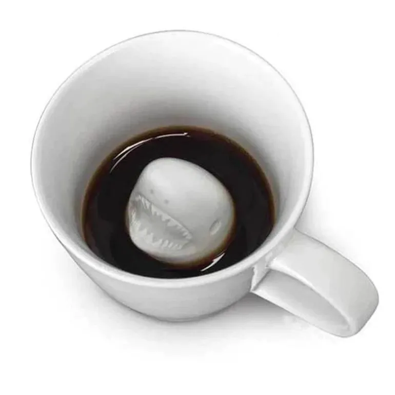 Personalisierte 3D-Kaffeetasse mit Hai-Attacke – Keramiktasse für das Homeoffice