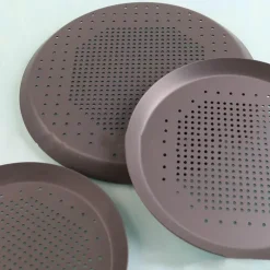 Pizzablech aus Aluminium mit Lochern – dickes, langlebiges Backgeschirr für perfekte Krusten