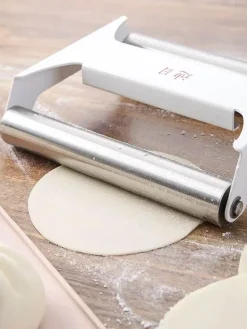 Pizzaroller/Docker aus Edelstahl – Gebäckwerkzeug für Teig