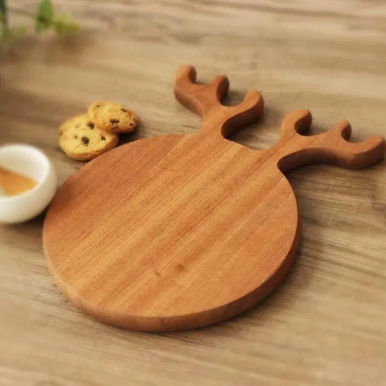 Pizzastein aus Holz – exquisites Design in Geweihform