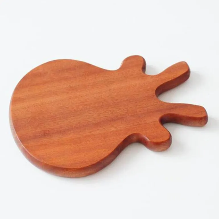 Pizzastein aus Holz – exquisites Design in Geweihform