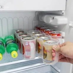 Platzsparende Getränkeaufbewahrung im Kühlschrank