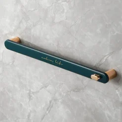 Platzsparender Handtuchhalter fürs Badezimmer – Kompakter Halter für Handtücher