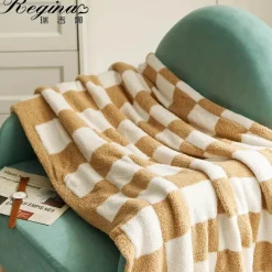 Plüschdecke mit Schachbrettmuster – weicher Überwurf für Sofa und Heimdekoration
