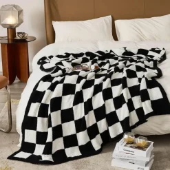 Plüschdecke mit Schachbrettmuster – weicher Überwurf für Sofa und Heimdekoration