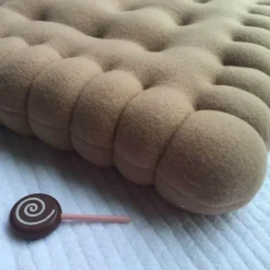 Plüsch-Kekskissen – Kreatives Dekokissen