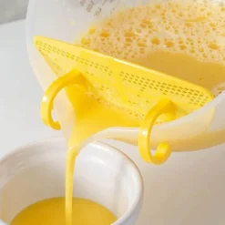 Präzisions-Messbecher mit Filter für präzises Backen und Kochen