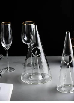 Pyramiden-Weindekanter aus Glas – elegante Weinkaraffe