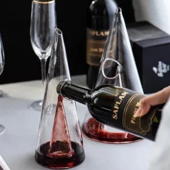 Pyramiden-Weindekanter aus Glas – elegante Weinkaraffe