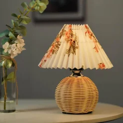 Rattan-Tischlampe – Stilvolles Beleuchtungsdekor für Zuhause