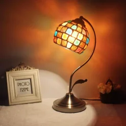 Retro Tiffany Tischlampe - Vintage Glasbeleuchtung
