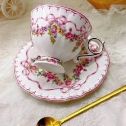 Retro-Tee-Kaffee-Set – Vintage-Kanne, Tasse und Untertasse für die Küche zu Hause