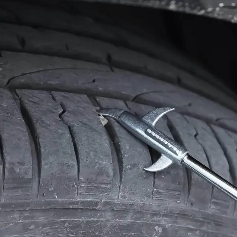 Rillenreinigerrad - Präzisions-Schmutzlöser für Autos