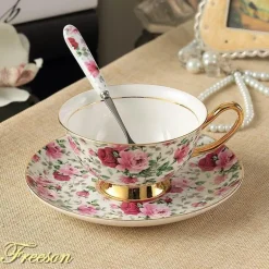 Romantisches Teetassen-Set aus Bone China – Blumendesign mit Untertasse und Löffel
