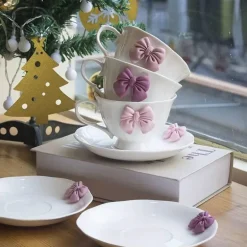 Rosa Porzellan-Teeservice – Hochwertige Kaffeetassen und Untertassen aus Keramik