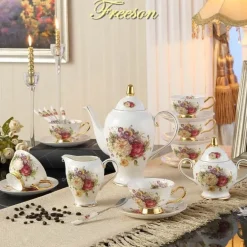 Rose Bone China Teeservice - Elegantes Porzellan-Teegeschirr